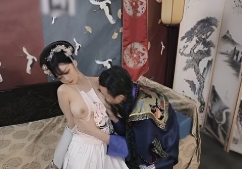 Cuộc tình mãnh liệt của nàng thơ cổ trang